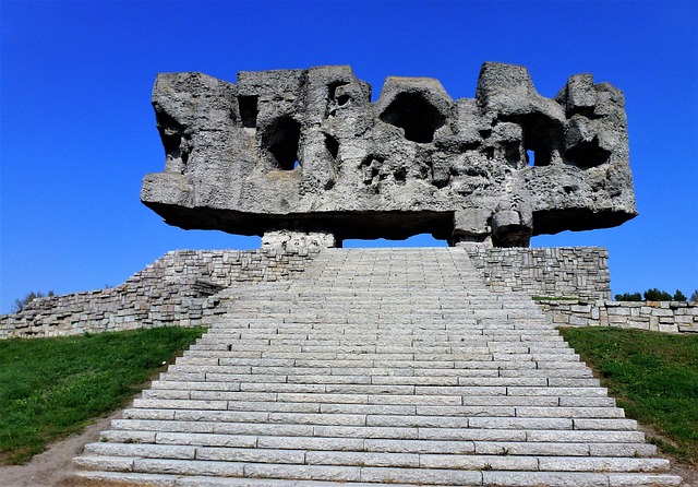 Majdanek: Koncentrační tábor na periferii Lublinu ročně navštíví stovky tisíc návštěvníků